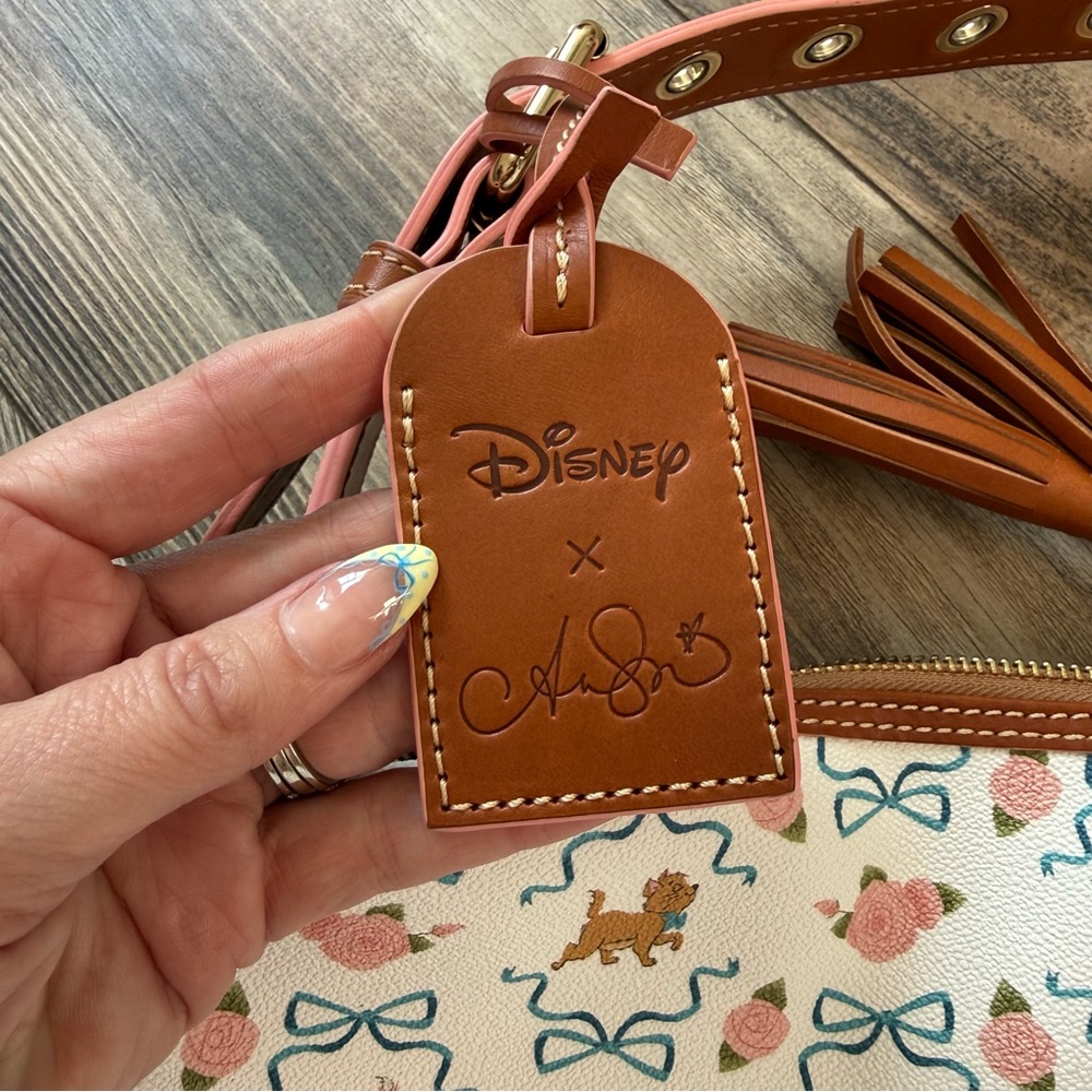 Dooney & Bourke Aristocats Patterned Shoulder Bag - Picture 4 of 16